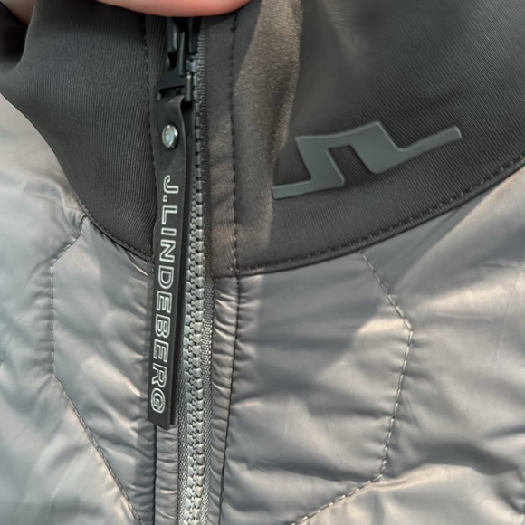 NWOT. J. Lindeberg Men's Quilt Hybrid Jacket AMOW07063 - Picture 3 of 6